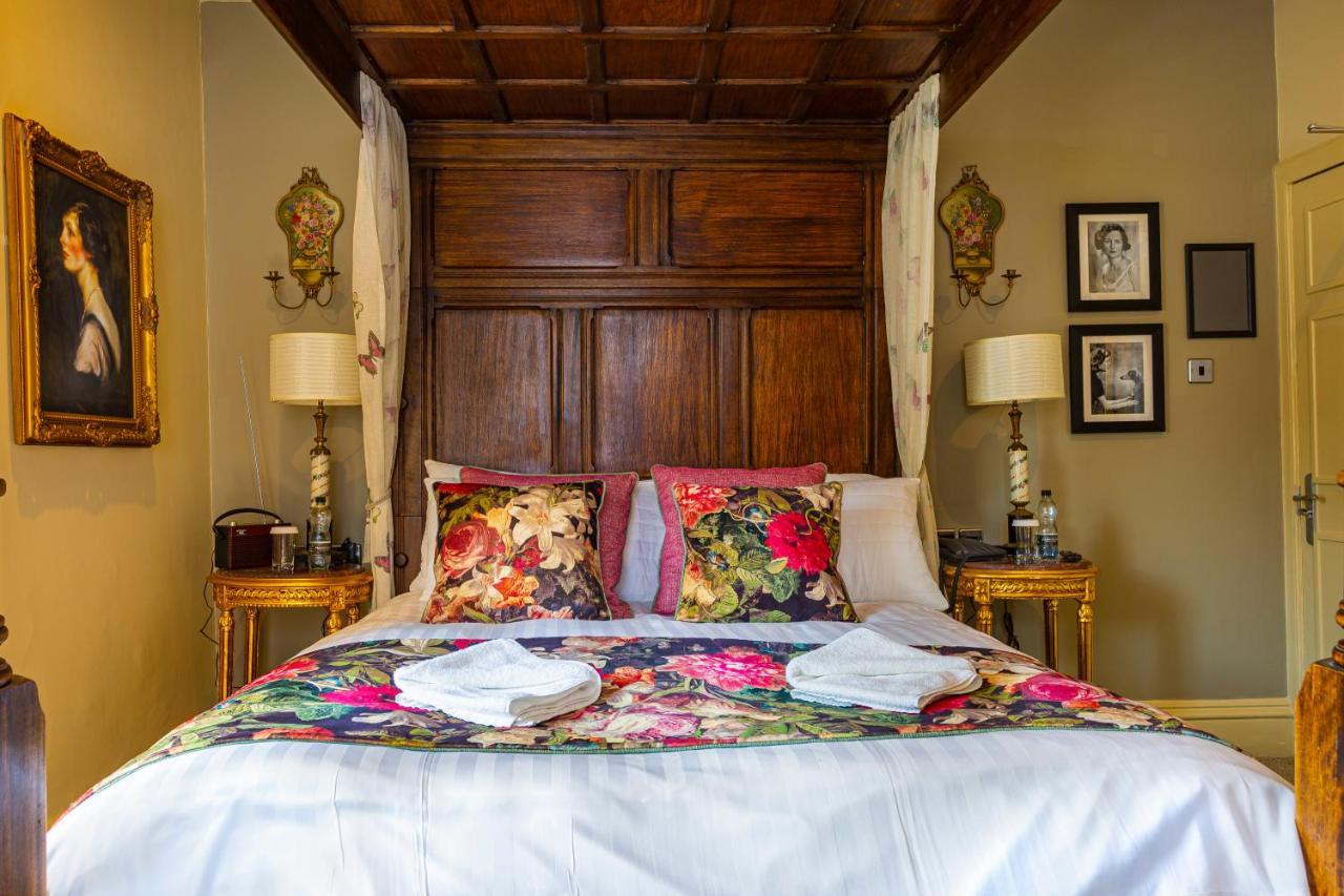 The Rutland Arms Hotel, Bakewell, Derbyshire 외부 사진